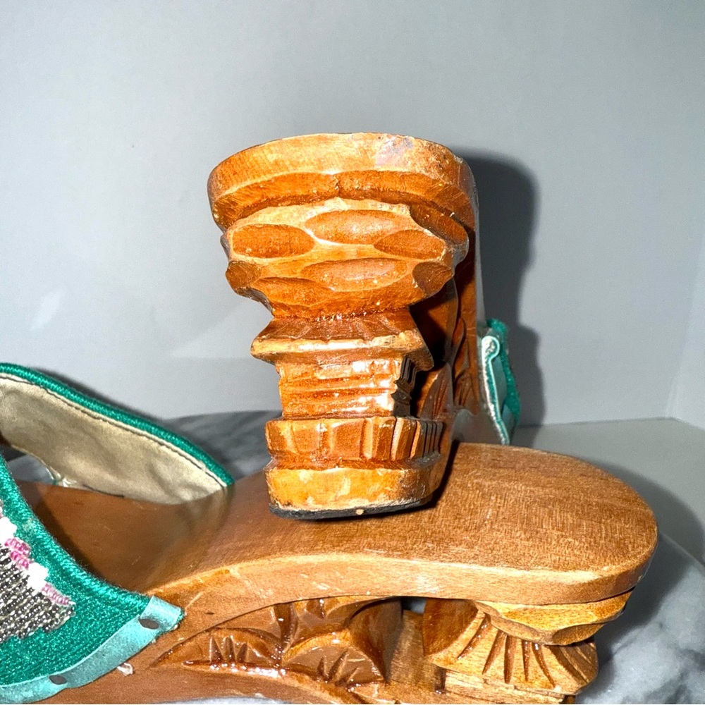 Vintage 1940’s Mid-Century Philippines Wood Hand Carved & Beaded Sandals size 6 - Picture 4 of 7
